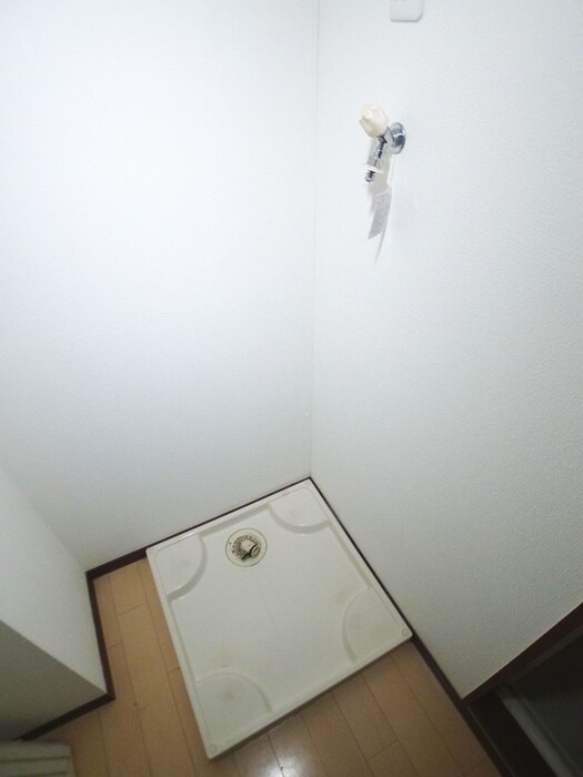 物件内観写真17　(洗濯機置場)