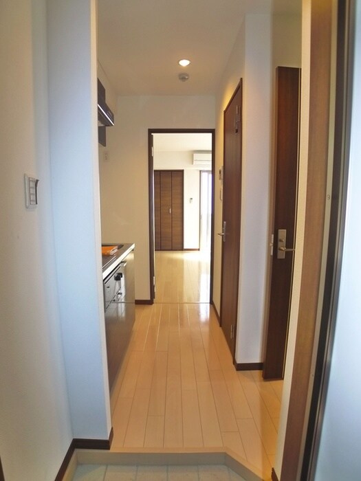 物件内観写真18　(玄関)