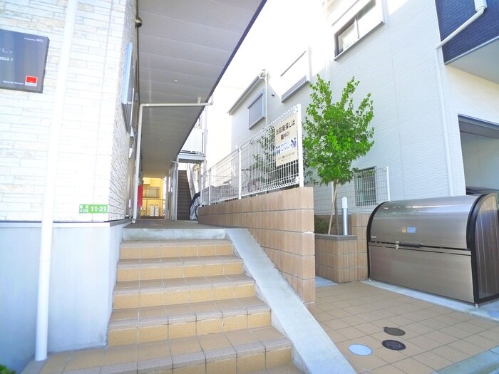 物件外観写真4　(エントランス部分)