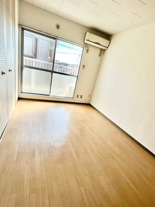 物件内観写真17　(室内からの展望)