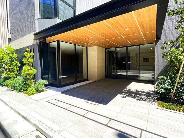 ルフォンプログレ上野マークスのエントランス部分