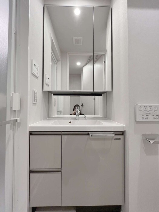 物件内観写真11　(洗面)