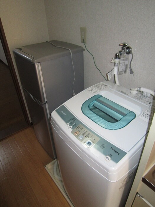 物件内観写真9　(洗濯機置場)