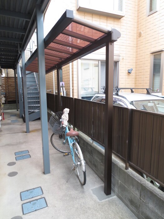 物件外観写真3　(駐輪場)