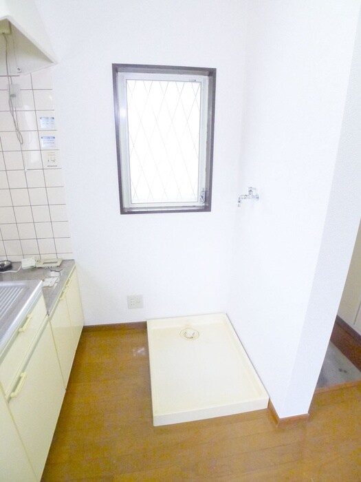 物件内観写真13　(洗濯機置場)