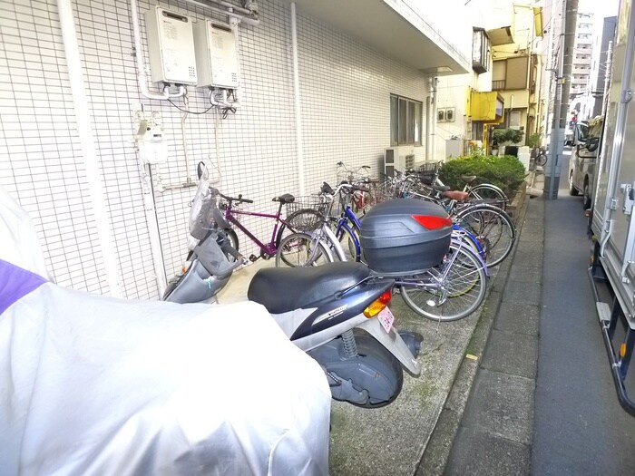 物件外観写真3　(駐輪場)