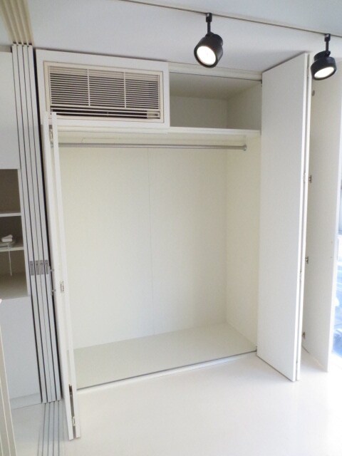 物件内観写真15　(収納)