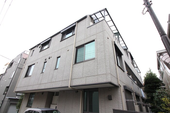 物件外観写真4　(エントランス部分)