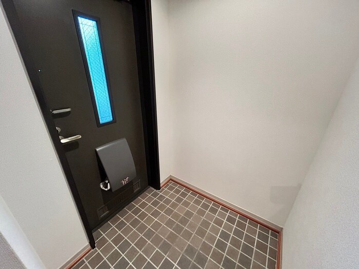 物件内観写真16　(玄関)