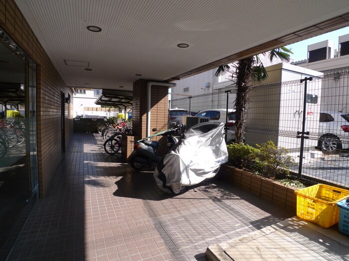 物件外観写真3　(駐輪場)