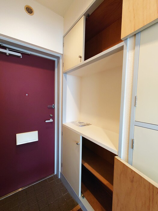 物件内観写真13　(玄関)