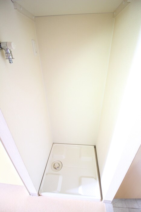 物件内観写真15　(洗濯機置場)