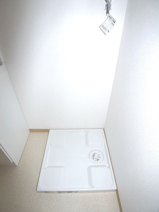 物件内観写真11　(洗濯機置場)