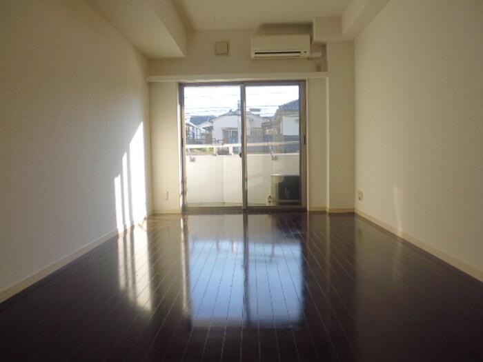 物件内観写真4　(居室)