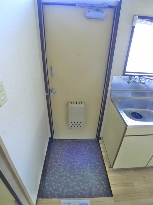 物件内観写真14　(玄関)