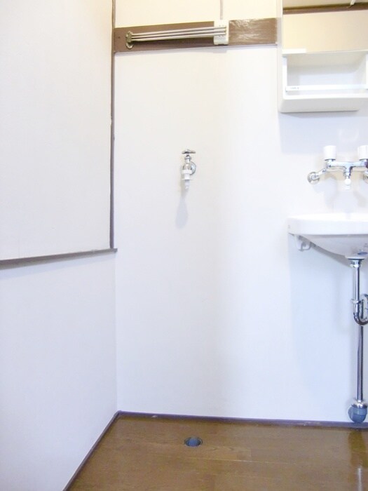 物件内観写真13　(洗濯機置場)