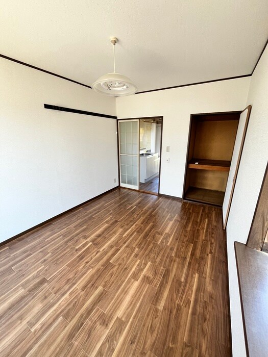 物件内観写真8　(居室)