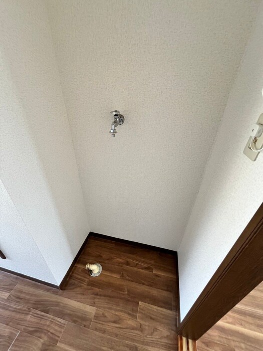 物件内観写真12　(洗濯機置場)