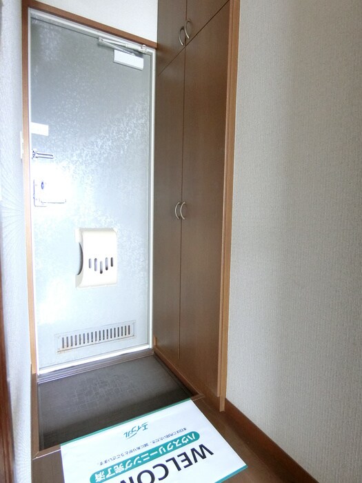 物件内観写真18　(玄関)