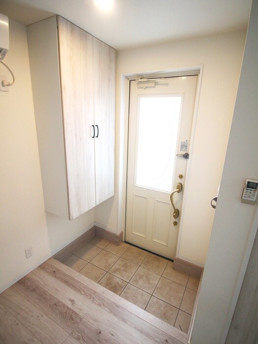物件内観写真18　(玄関)