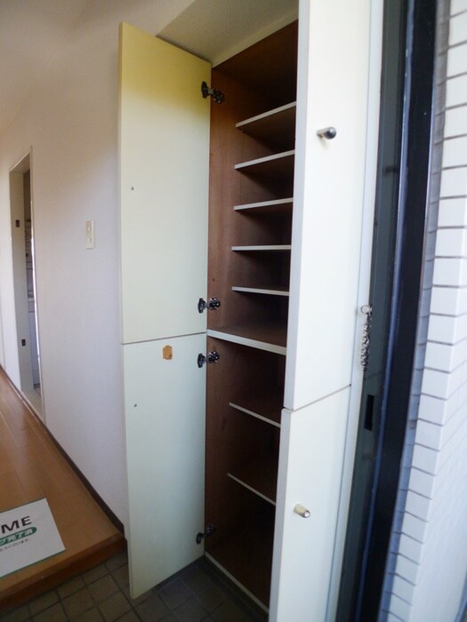 スリーゼヒルの靴箱