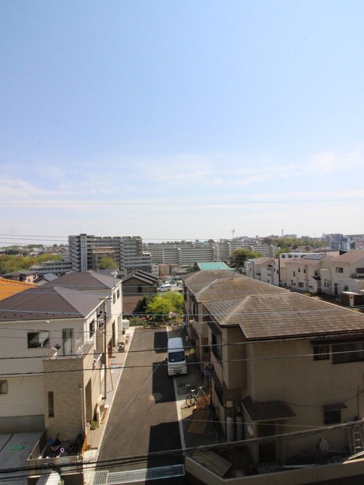 物件内観写真16　(室内からの展望)