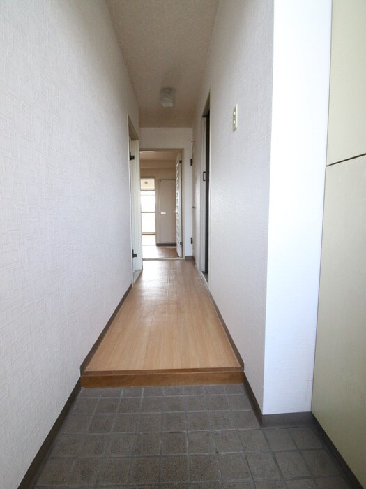物件内観写真18　(廊下)