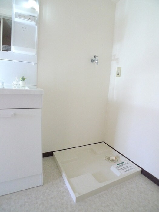 スリーゼヒルの洗濯機置場