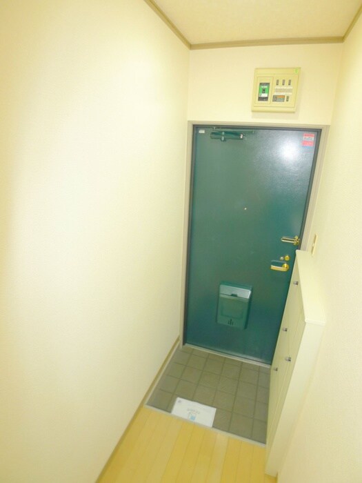 物件内観写真16　(玄関)