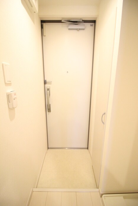 物件内観写真16　(玄関)
