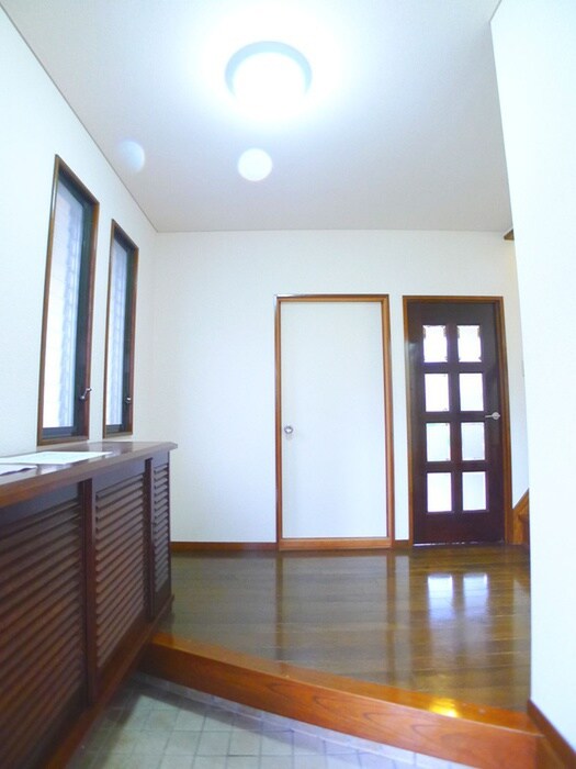 物件内観写真17　(玄関)