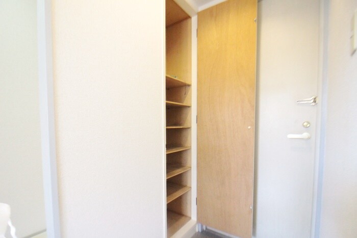 テック原ビルの靴箱