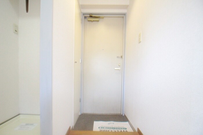 物件内観写真16　(玄関)