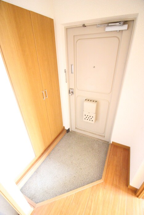 物件内観写真17　(玄関)