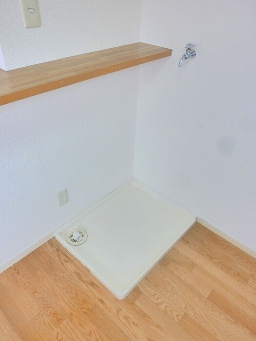 物件内観写真14　(洗濯機置場)