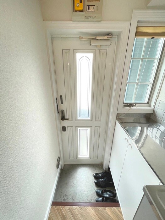 物件内観写真17　(玄関)