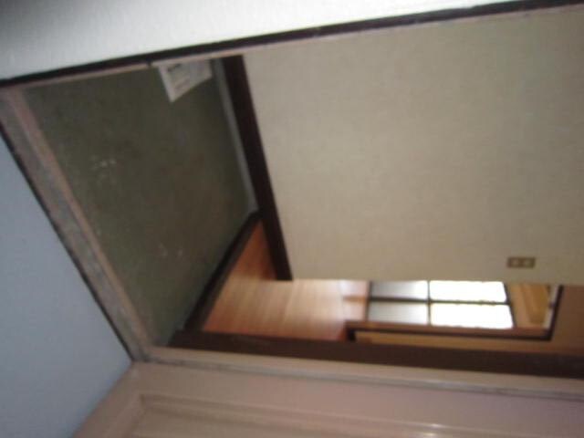 物件内観写真4　(玄関)