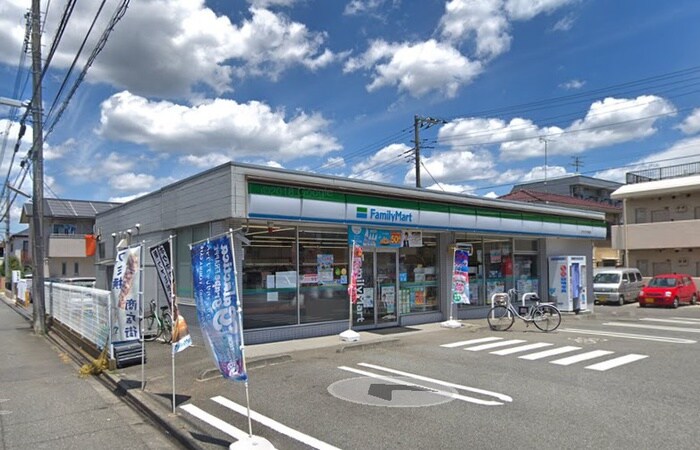 ファミリーマート小平たかの街道店