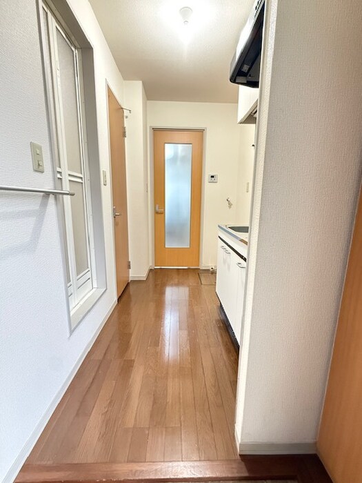 物件内観写真8　(廊下)