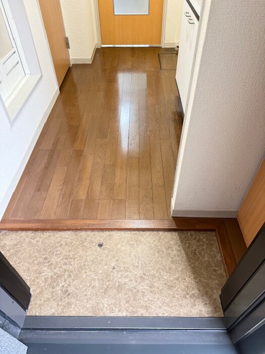 物件内観写真11　(玄関)