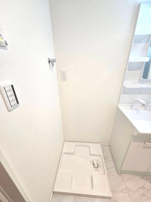 物件内観写真11　(洗濯機置場)