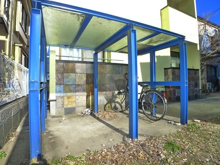 物件外観写真5　(駐輪場)