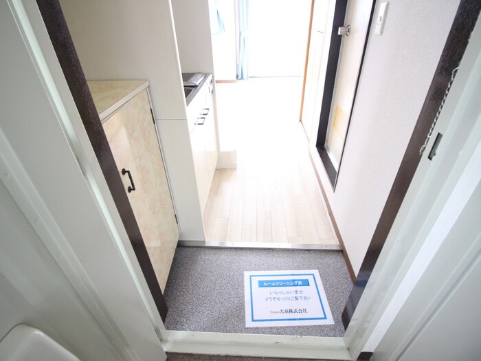 物件内観写真15　(玄関)