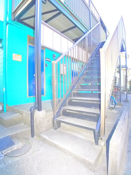 物件外観写真3　(エントランス部分)