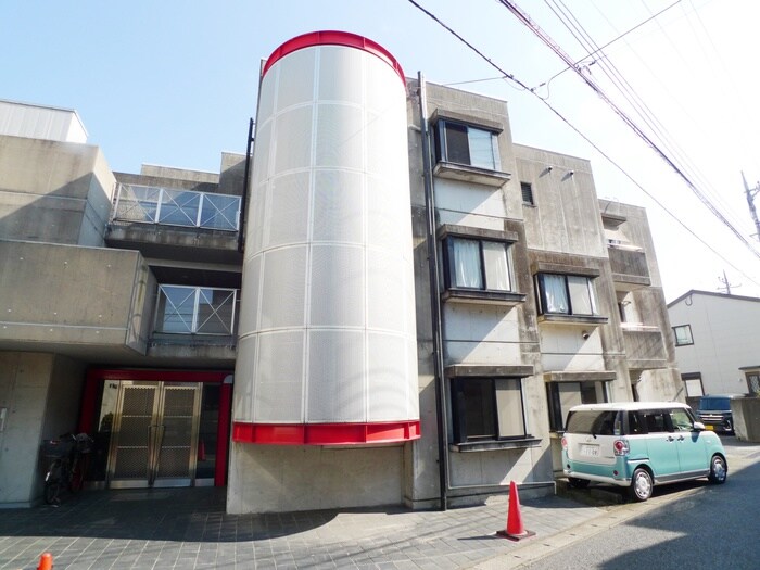 物件外観写真2　(駐車場)