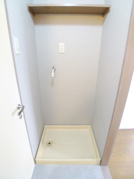 物件内観写真12　(洗濯機置場)