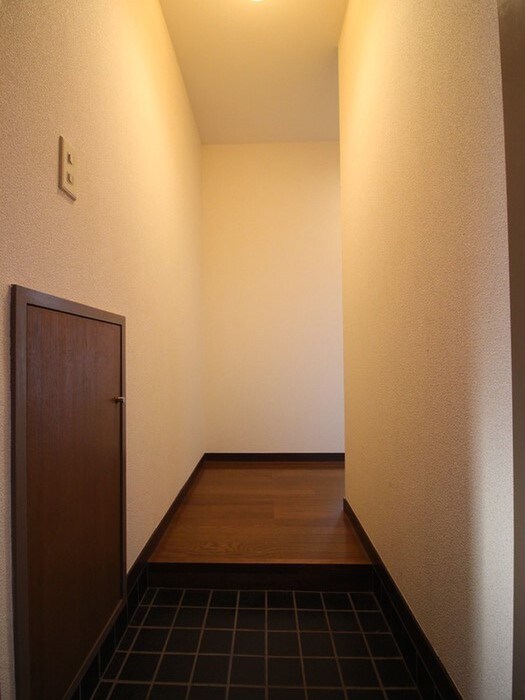 物件内観写真14　(玄関)