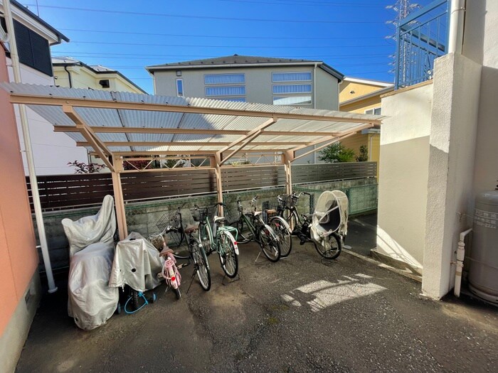 コ－ポ東浦の駐輪場