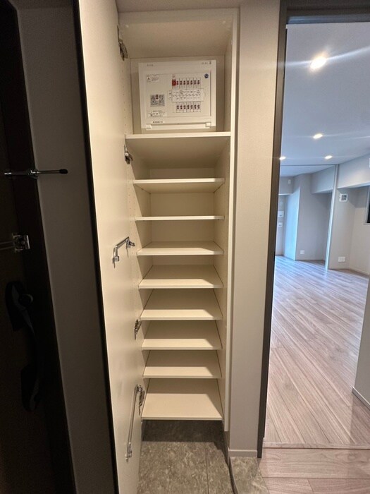 物件内観写真12　(靴箱)