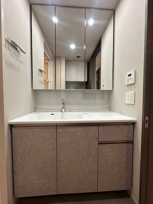 物件内観写真13　(洗面)